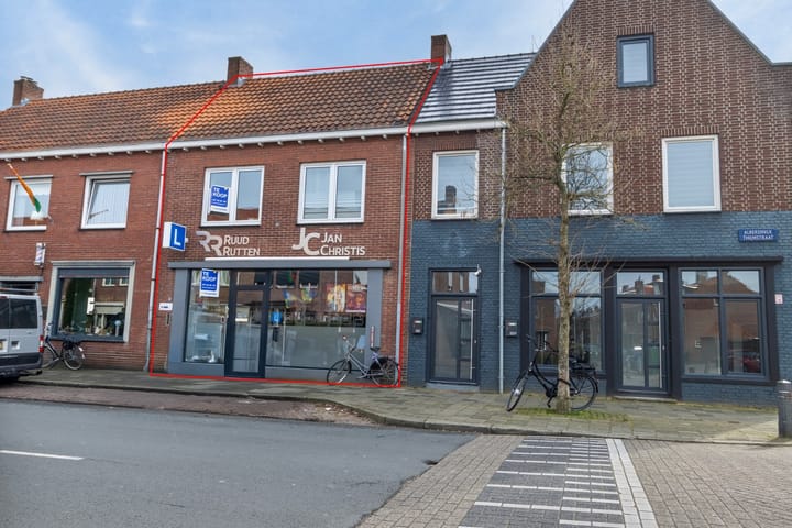 Photo of property Alberdingk Thijmstraat 33, Venlo