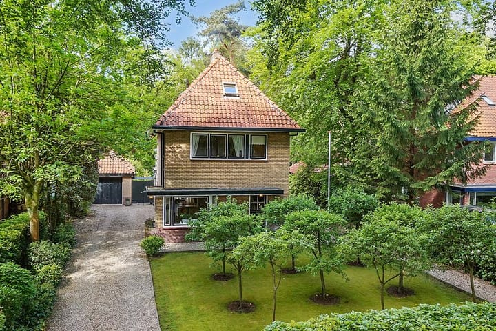 Albert Cuyplaan 11 in Bilthoven