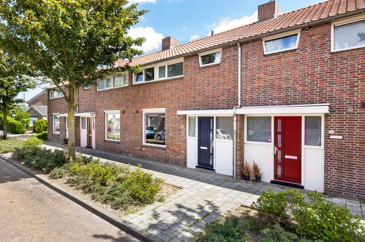 Photo of property Albert Cuyplaan 44, Vlissingen