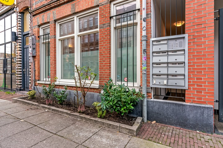 Albert Cuypstraat 37A in Amsterdam