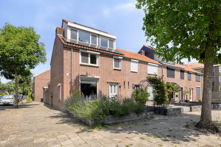 Albert Cuypstraat 8 in Deventer