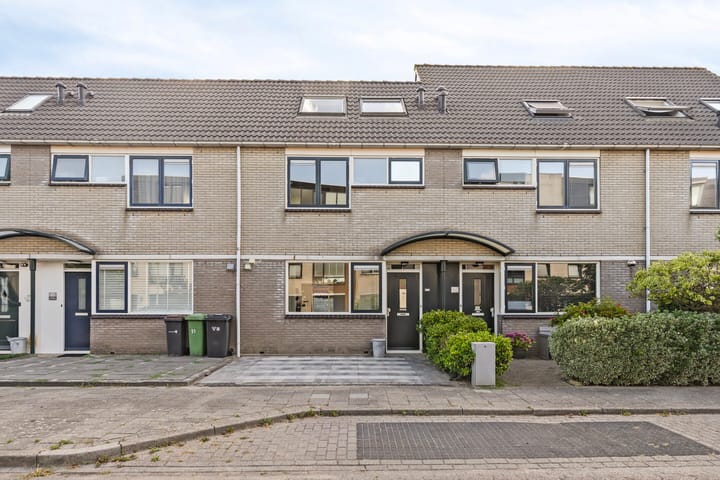 Albert John Luthulistraat 23 in Purmerend