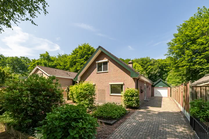 Photo of property Albert Neuhuyslaan 23, Nunspeet