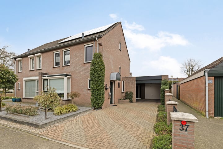 Photo of property Albert Schweitzerstraat 37, Deurne