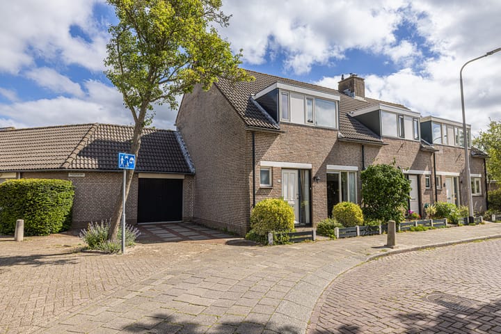 Albert Verweijlaan 31 in Hillegom foto