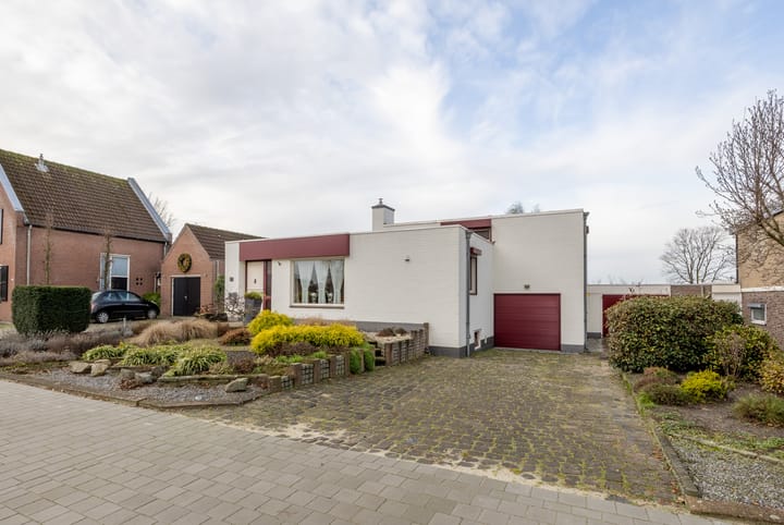 Albionstraat 8A in Leunen