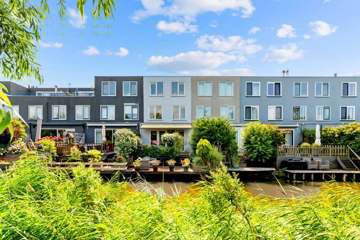 Photo of property Aletta Jacobsstraat 28, Velserbroek