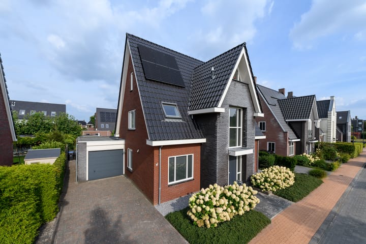 Photo of property Aletta Jacobsweg 11, Heerenveen