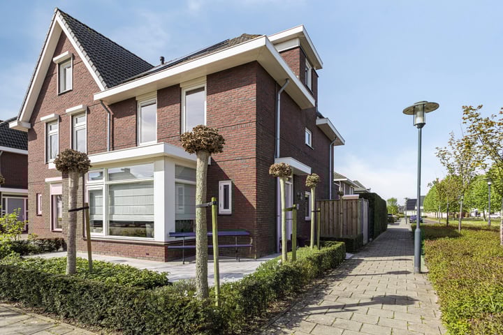 Photo of property Alexander de Grotestraat 18, Hulst