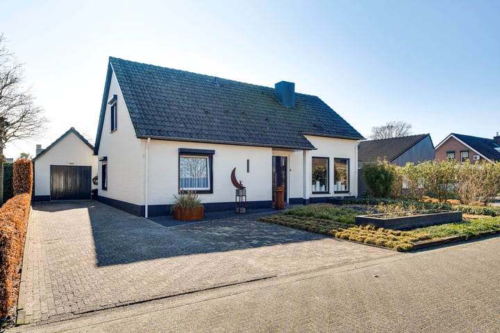 Photo of property Alexanderstraat 5, Nederweert