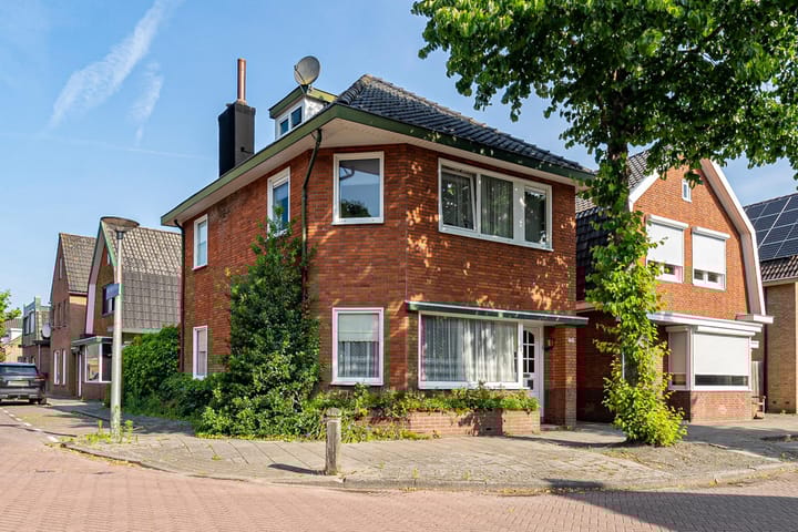 Alleeweg 46 in Enschede foto