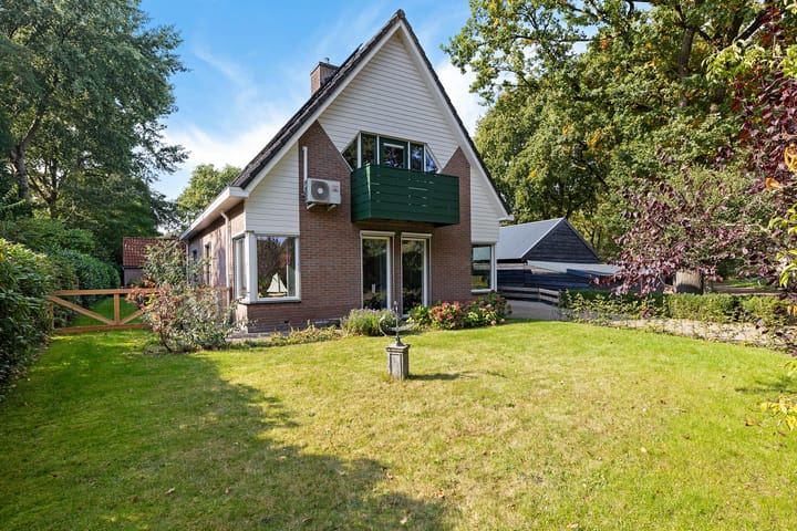 Almaatsweg 1 in Benneveld