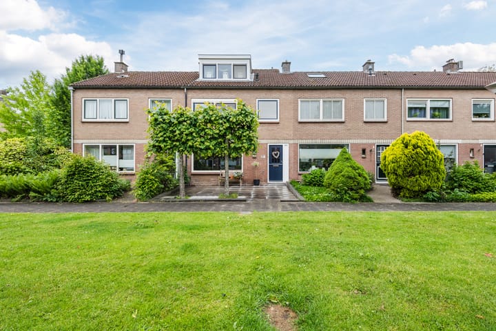 Almareplantsoen 10 in Bunschoten-Spakenburg