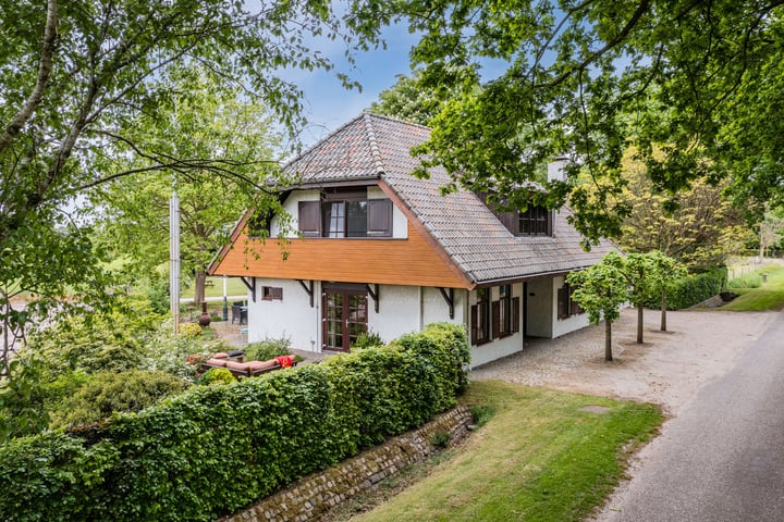 Photo of property Alphensebaan 31, Gilze