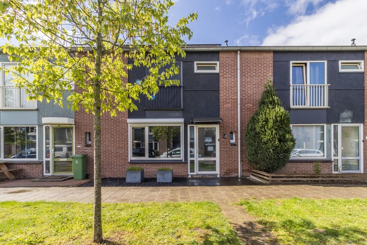Photo of property Amalia van Solmslaan 23, Grave