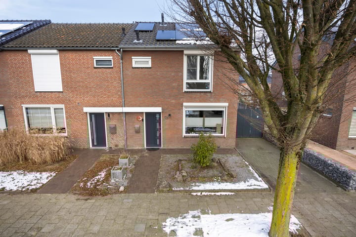 Amalia van Solmsstraat 13 in Weert photo