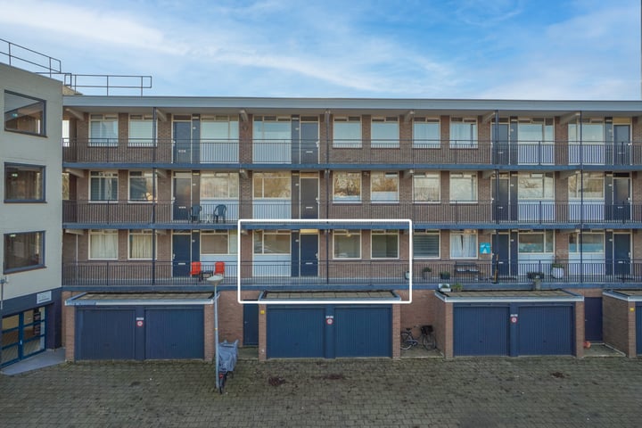Photo of property Amalia van Solmsstraat 189, Alkmaar