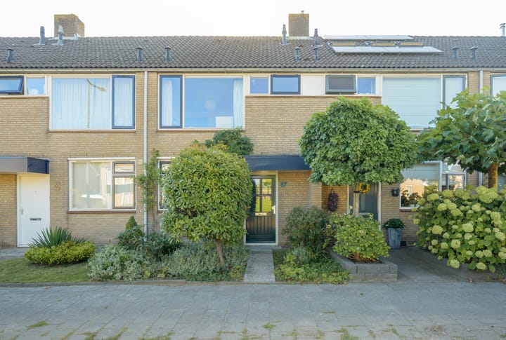 Ambachtenlaan 57 in Breda
