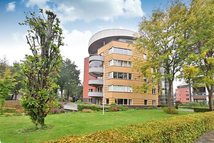 Photo of property Ambonlaan 52, Huizen