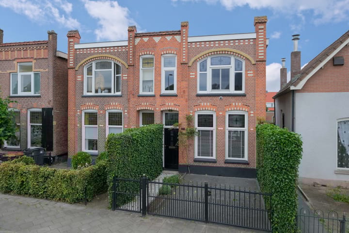 Ambtstraat 127 in Almelo