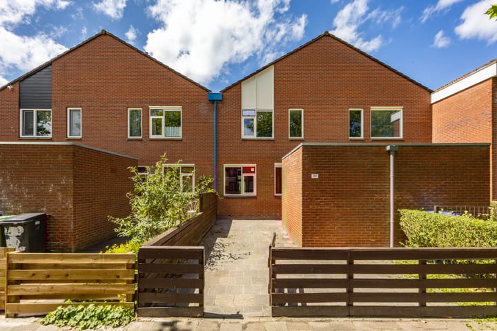 Photo of property Amkemaheerd 267, Groningen