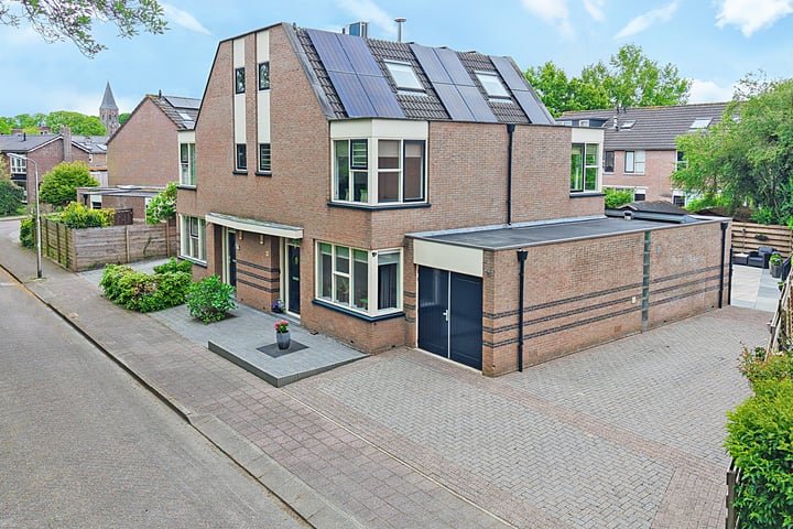 Andries van Altenalaan 52 in Hooglanderveen