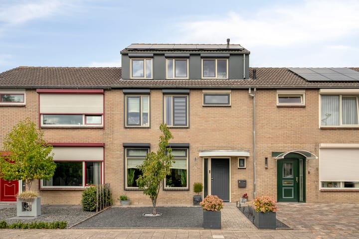 Photo of property Anemonenlaan 18, Hoek