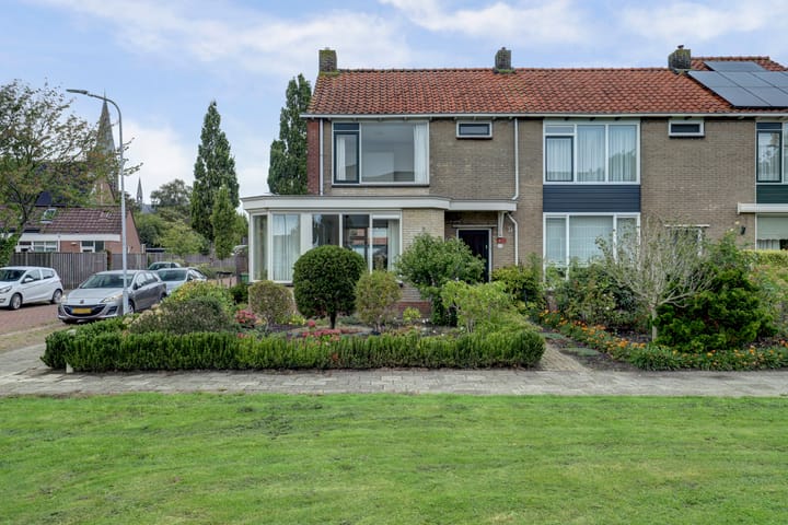 Anjelierlaan 12 in Lutjebroek
