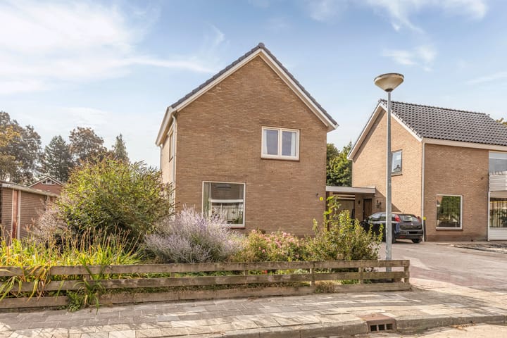 Anjerstraat 1 in Nieuw-Buinen