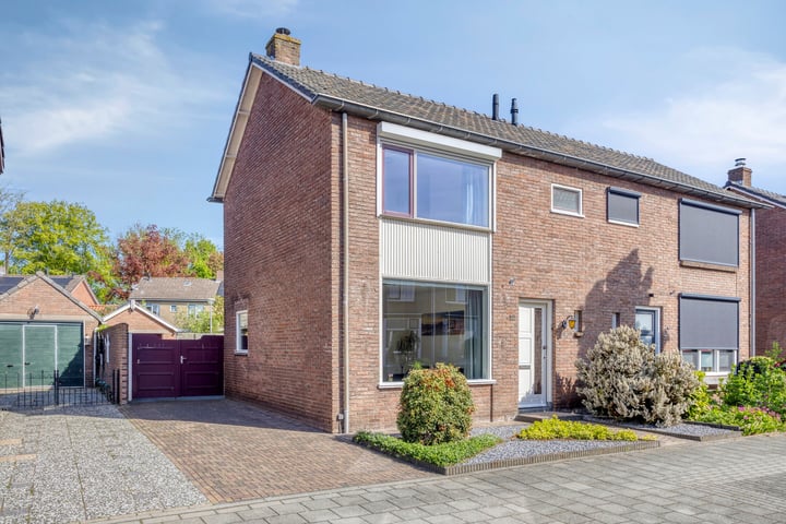 Anjerstraat 12 in Raalte