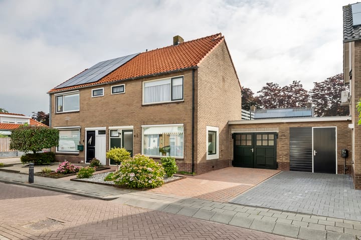 Anna Paulownastraat 4 in Geldermalsen