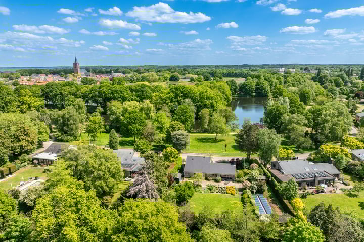Photo of property Anna van Burenlaan 12, Naarden