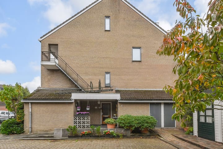 Anna van Hensbeeksingel 351 in Gouda