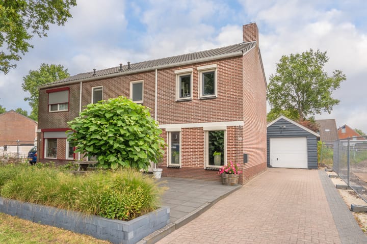 Anne de Vriesstraat 38 in 2e Exloërmond