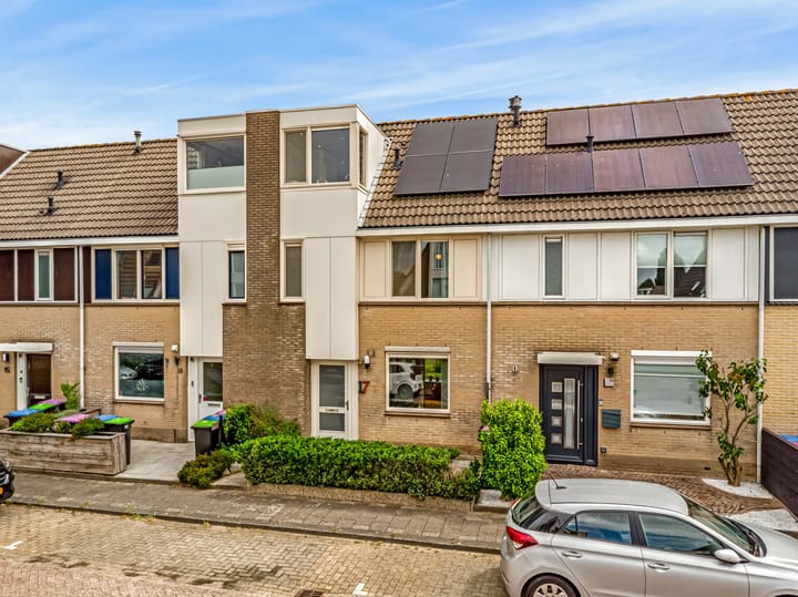 Annette Versluys-Poelmanstraat 17 in Spijkenisse