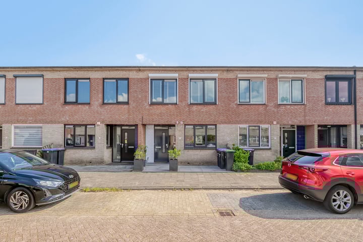 Annie van Hattemstraat 20 in Spijkenisse