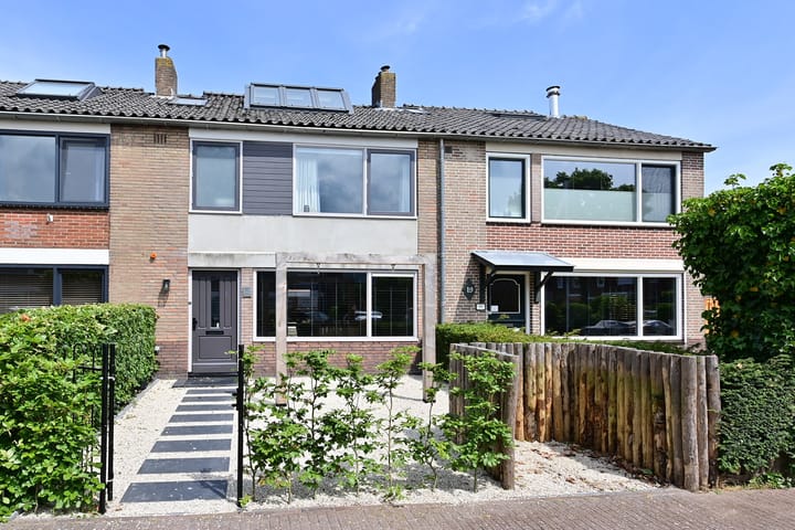 Antennestraat 17 in Huizen