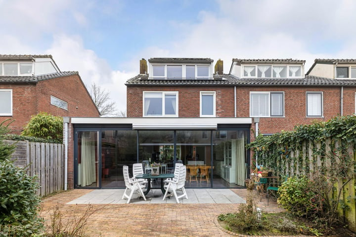 Antennestraat 18 in Huizen