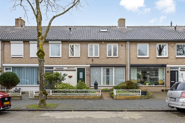 Anthonie van Dijckstraat 23 in Roosendaal