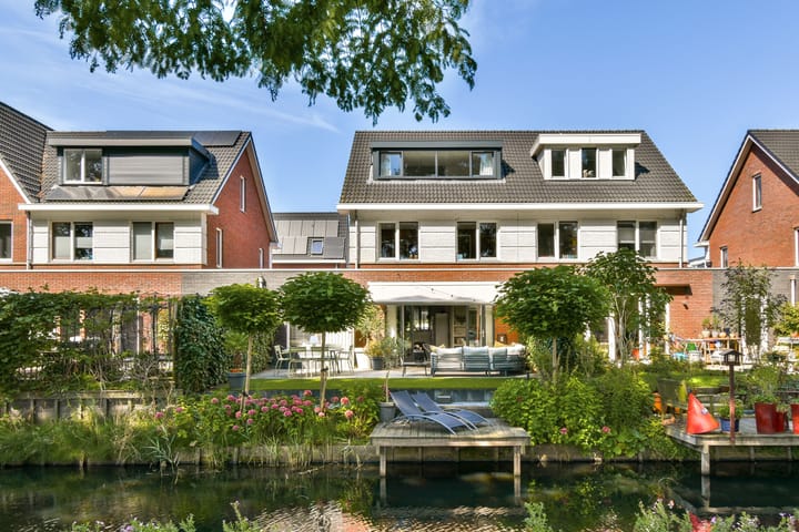 Photo of property Anton Geesinkstraat 33, Weesp