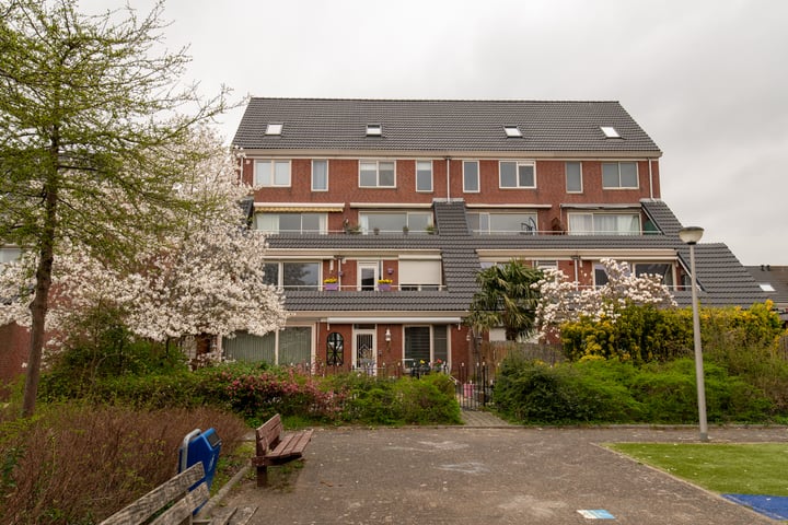 Photo of property Anton Wachterburg 90, Capelle aan den IJssel
