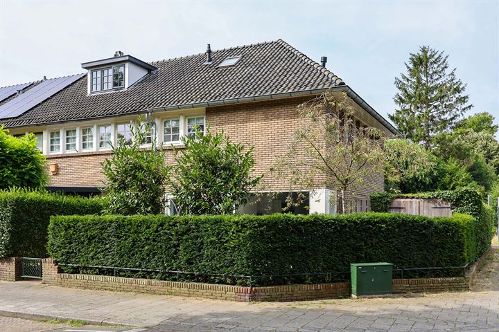 Antoni van Leeuwenhoekweg 31A in Bussum