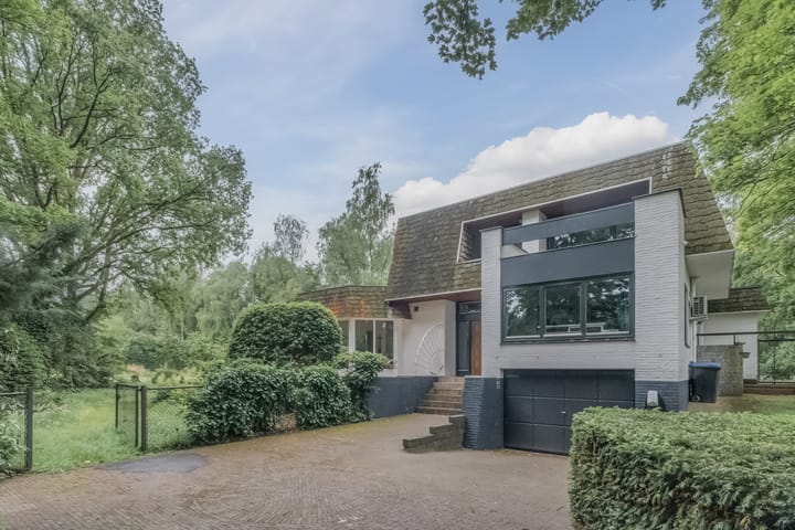 Photo of property Antwerpsestraatweg 607, Bergen op Zoom