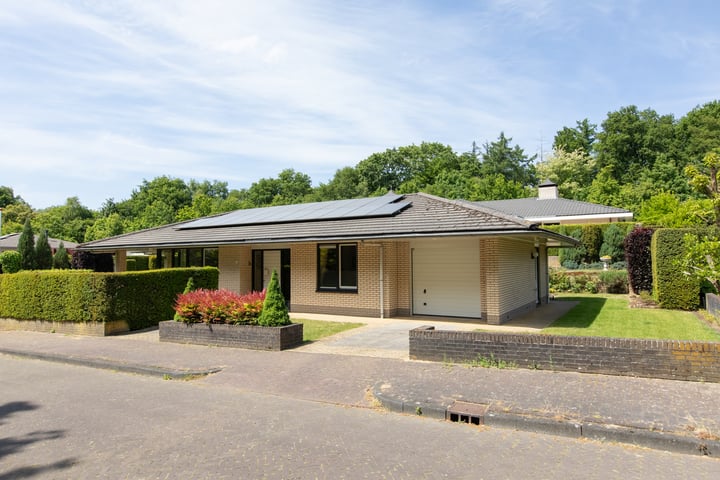 Photo of property Apollaan 10, Rozendaal