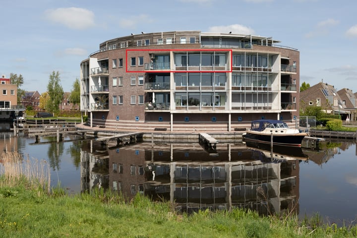 Apollovlinder 66 in Sneek