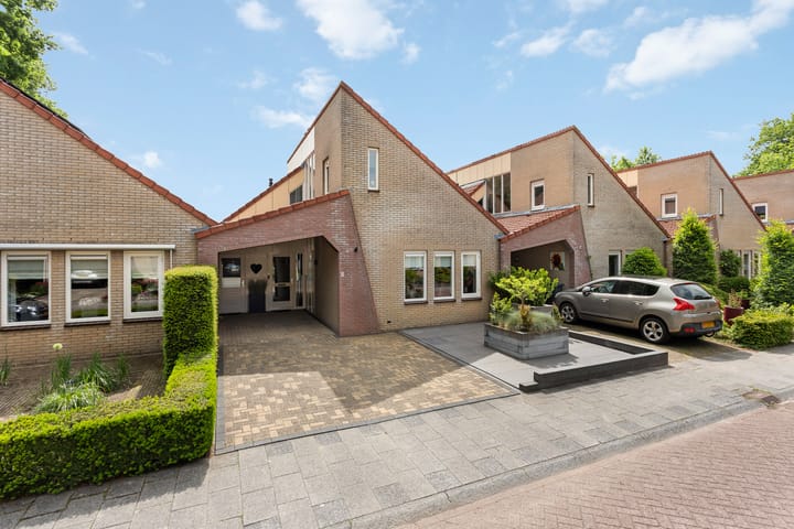 Ardèchelaan 8 in Oldenzaal foto