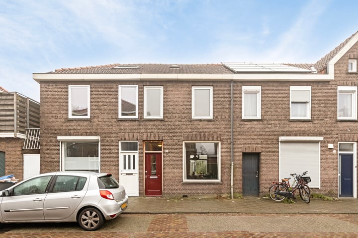 Arent van 's Gravesandestraat 4 in Tilburg