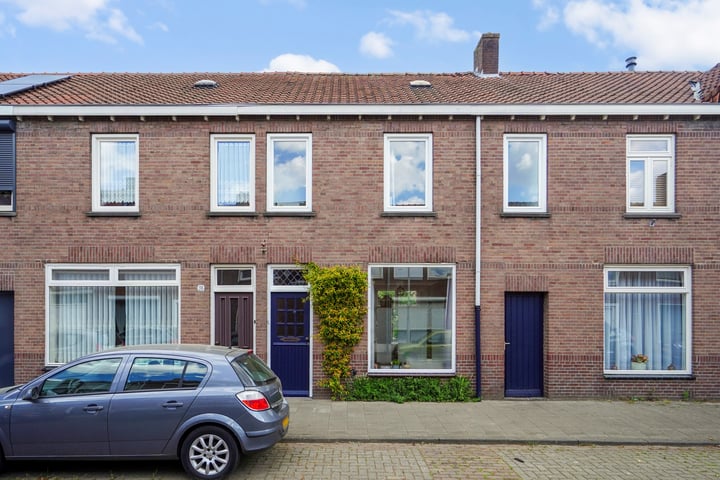 Photo of property Arent van 's Gravesandestraat 40, Tilburg