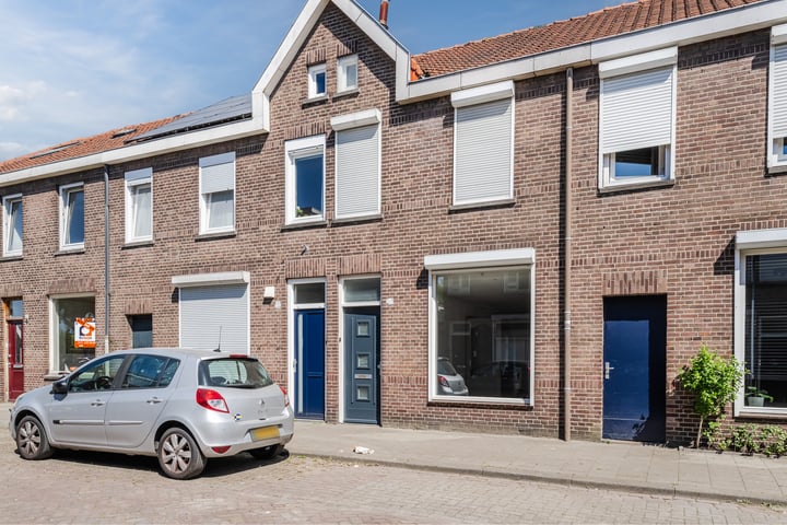 Arent van 's Gravesandestraat 8 in Tilburg