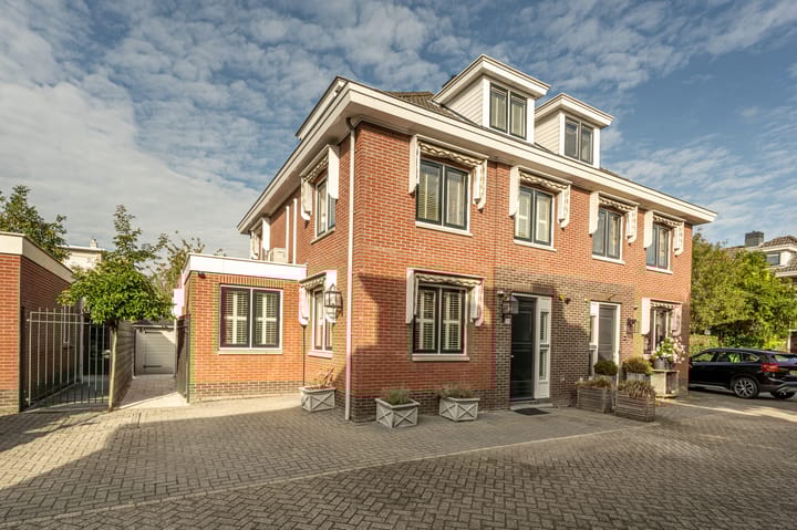 Photo of property Arie Hoospad 34, Rotterdam